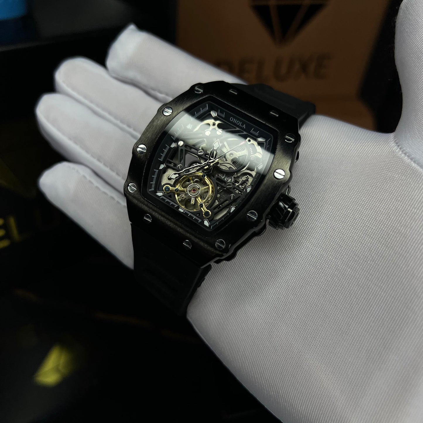 ONOLA_tourbillon_bl